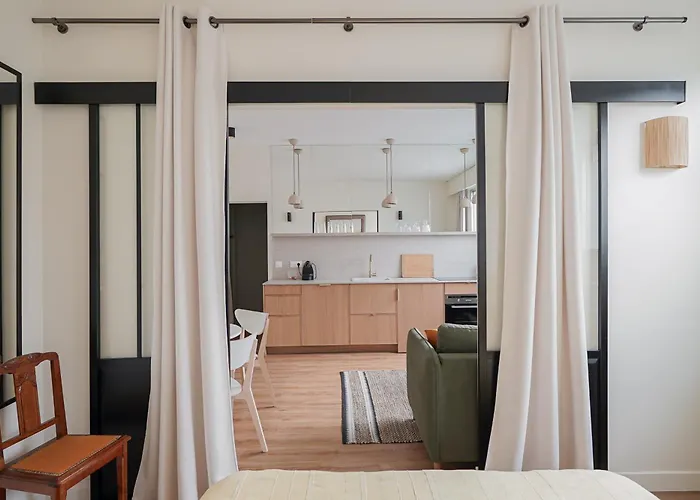 Moderne Et Chic Proche Tour Eiffel Апартаменты Париж